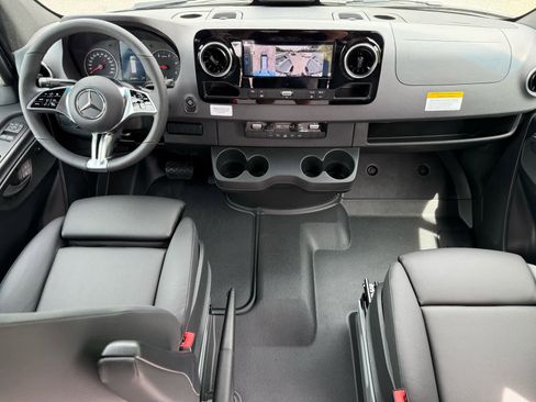 New 2025 Mercedes-Benz Sprinter 2500 image 14