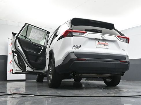 Used 2024 Toyota RAV4 XLE FWD image 44