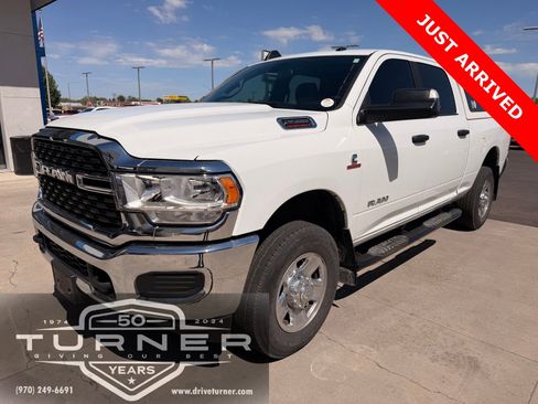 Used 2022 RAM 2500 Big Horn w/ Cold Weather Group AWD/4WD image 4