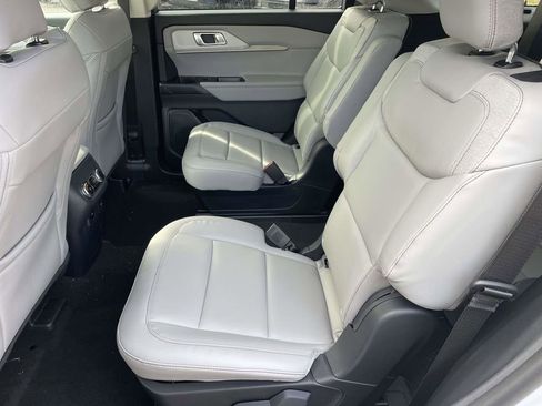 New 2026 Ford Explorer Active w/ Active Comfort Package AWD/4WD image 12
