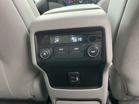 Used 2018 GMC Acadia SLE FWD image 39