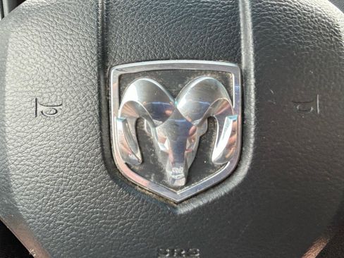 Used 2016 RAM 1500 Classic SLT AWD/4WD image 19