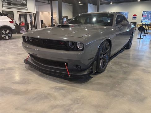 Used 2019 Dodge Challenger R/T Scat Pack w/ Shaker Package image 62
