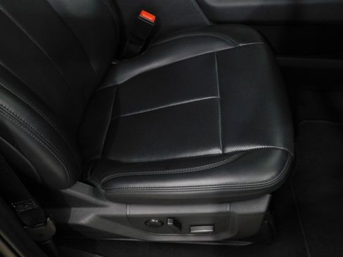 Used 2024 Ford Expedition XLT image 94