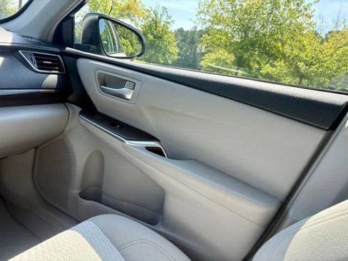 Used 2017 Toyota Camry LE FWD image 25