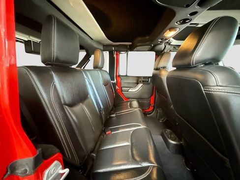 Used 2015 Jeep Wrangler Unlimited Rubicon AWD/4WD image 24