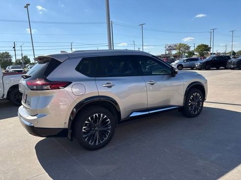 Certified 2025 Nissan Rogue Platinum w/ Platinum Premium Package AWD/4WD image 3