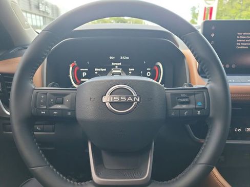 Used 2025 Nissan Rogue Platinum w/ Platinum Premium Package FWD image 18