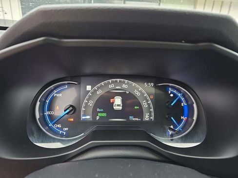 Used 2023 Toyota RAV4 XLE Premium image 6