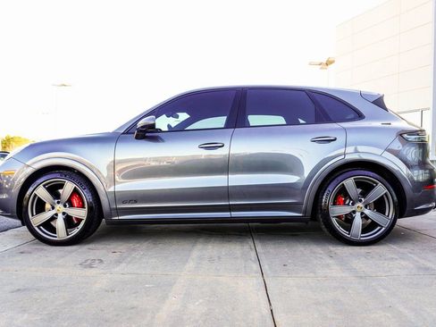 Used 2021 Porsche Cayenne GTS image 9