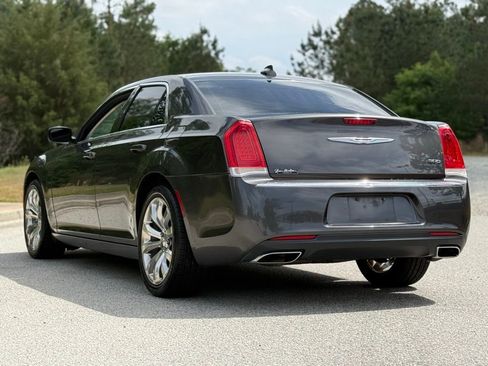 Used 2017 Chrysler 300 Limited w/ Value Package RWD image 16