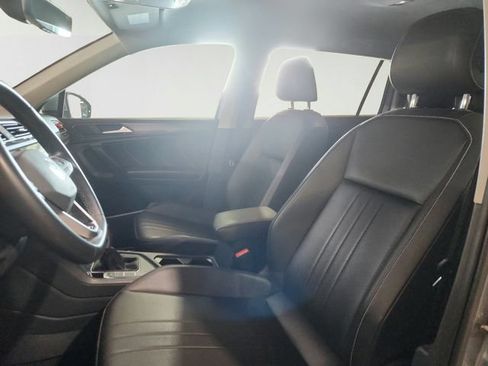 Used 2022 Volkswagen Tiguan SE FWD image 10