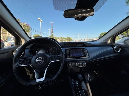 Used 2025 Nissan Versa SV FWD image 28