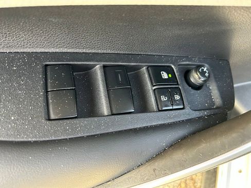 Used 2024 Toyota Corolla SE FWD image 17