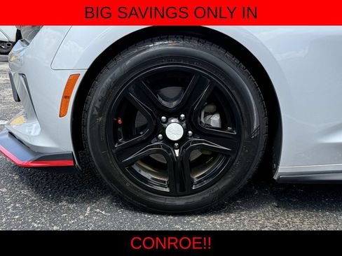 Used 2017 Chevrolet Camaro LT RWD image 9
