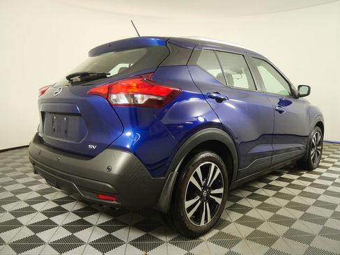 Used 2020 Nissan Kicks SV image 2