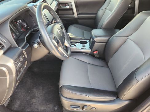 Used 2022 Toyota 4Runner SR5 Premium image 16