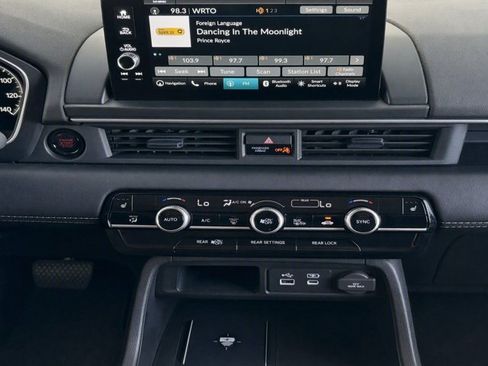 Used 2023 Honda Pilot Touring image 19
