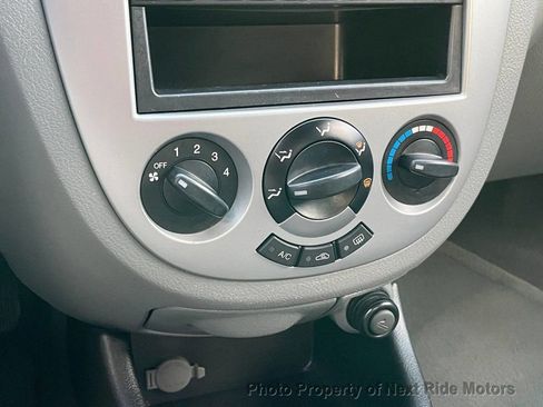 Used 2005 Suzuki Reno S image 18