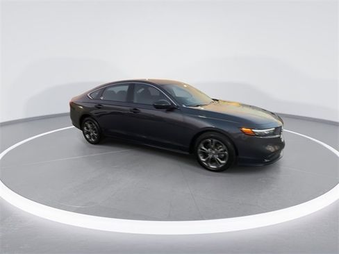 Used 2023 Honda Accord EX image 2