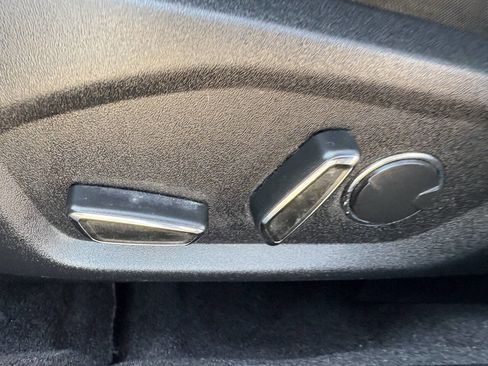 Used 2017 Ford Fusion SE w/ Fusion SE Technology Package FWD image 28
