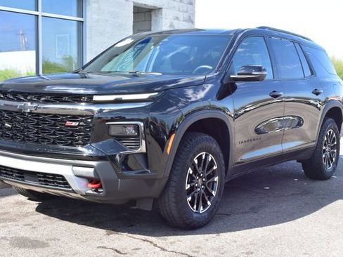 Used 2024 Chevrolet Traverse Z71 w/ Enhanced Driving Package AWD/4WD image 16