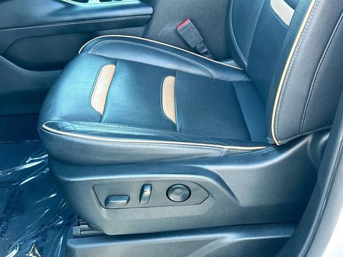 Certified 2022 GMC Yukon AT4 AWD/4WD image 19