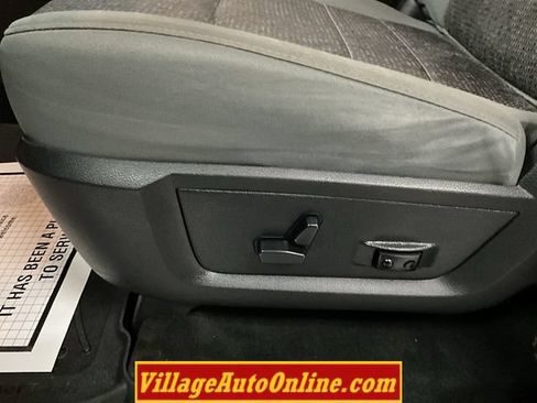 Used 2016 RAM 1500 Big Horn AWD/4WD image 16