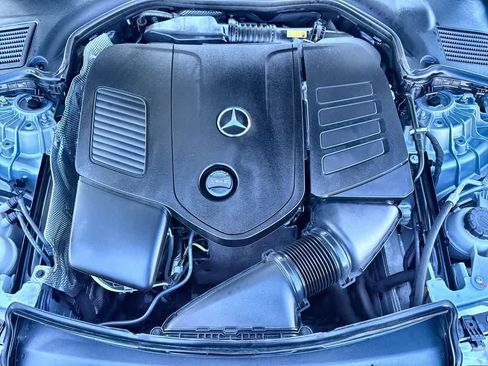Used 2025 Mercedes-Benz C 300 Sedan image 12