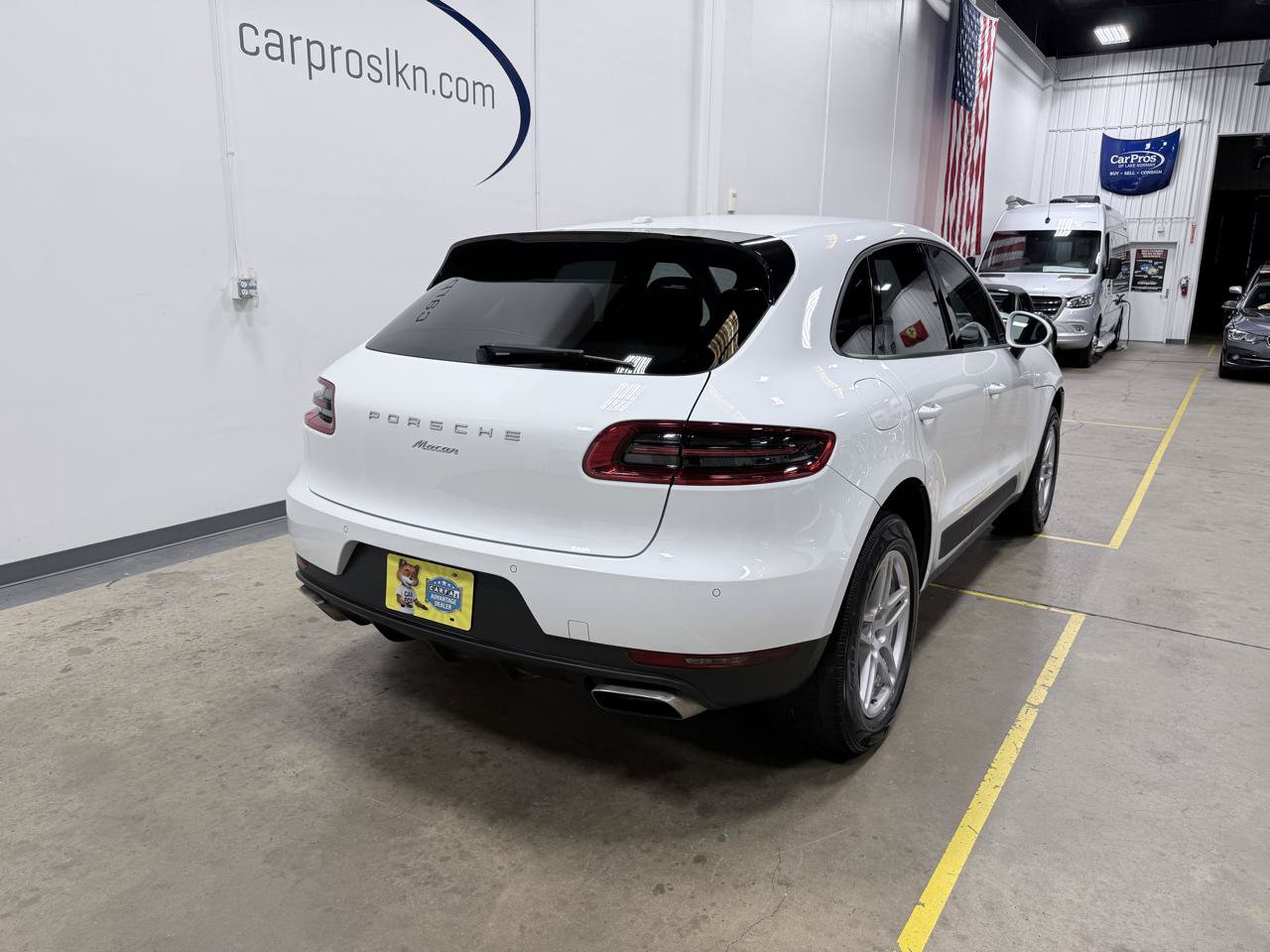 Used 2018 Porsche Macan AWD/4WD image 7