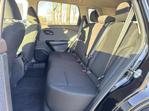 Used 2023 Nissan Rogue S image 19