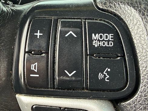 Used 2017 Toyota Sienna XLE w/ XLE Navigation Package FWD image 16