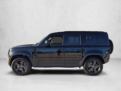Used 2025 Land Rover Defender 110 S AWD/4WD image 8