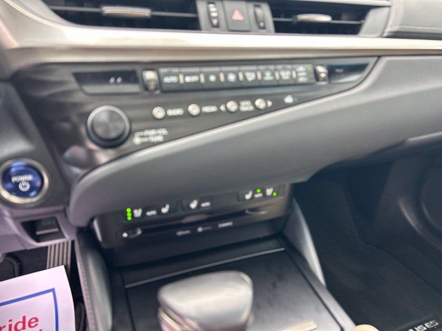 Used 2020 Lexus ES 300h w/ Premium Package FWD image 10
