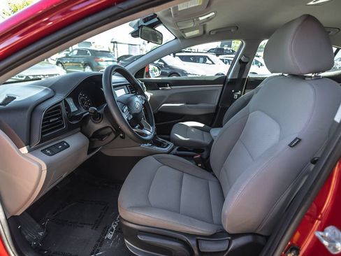 Used 2020 Hyundai Elantra SE FWD image 16