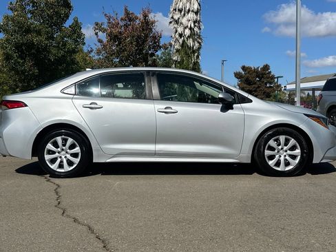 Used 2024 Toyota Corolla LE FWD image 3
