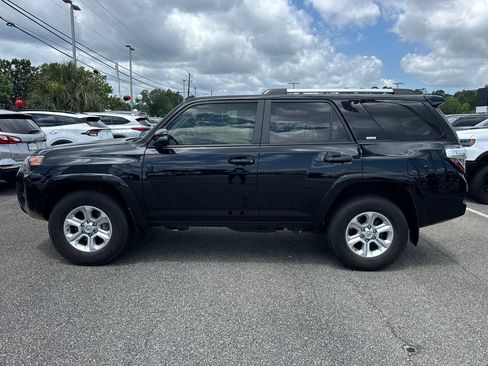 Used 2023 Toyota 4Runner SR5 Premium w/ Moonroof Package RWD image 6
