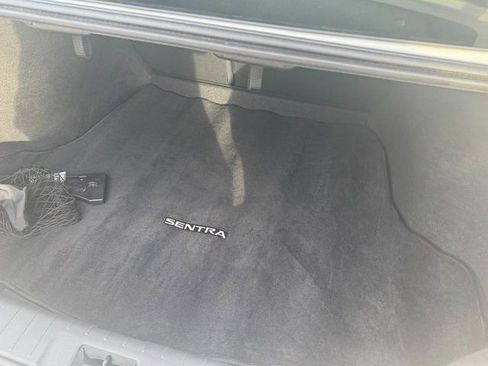 Used 2022 Nissan Sentra SR w/ Midnight Edition image 7