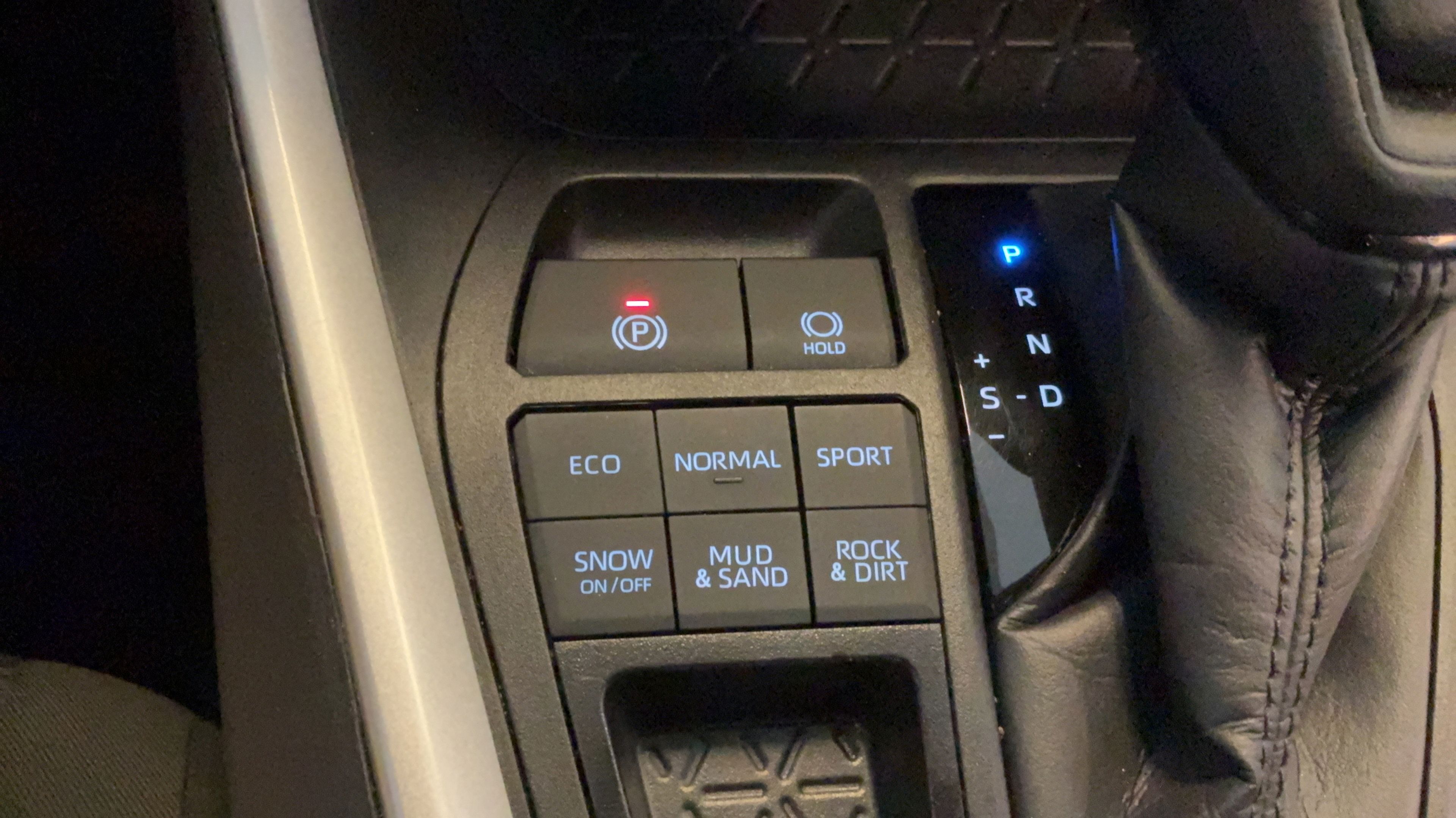 Certified 2025 Toyota RAV4 XLE AWD/4WD image 16