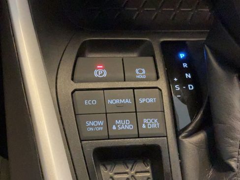 Certified 2025 Toyota RAV4 XLE AWD/4WD image 16