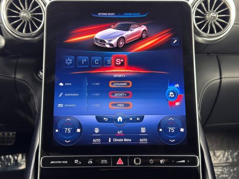 Used 2022 Mercedes-Benz SL 55 AMG 4MATIC w/ Driver Assistance Package image 37