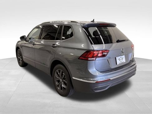 Used 2023 Volkswagen Tiguan SE w/ Panoramic Sunroof Package AWD/4WD image 3