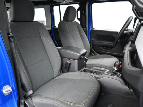 Used 2025 Jeep Wrangler Sport image 11