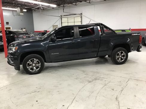 Used 2017 Chevrolet Colorado Z71 w/ LPO, Premium Interior Package image 8