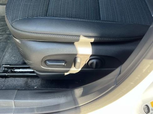 Used 2025 Buick Envista Preferred w/ Convenience I Package image 21