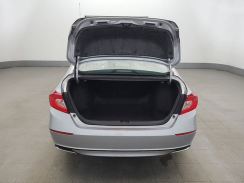 Used 2018 Honda Accord EX image 29