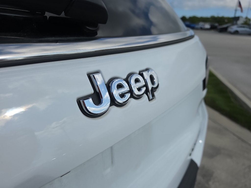 Used 2025 Jeep Compass Limited AWD/4WD image 13