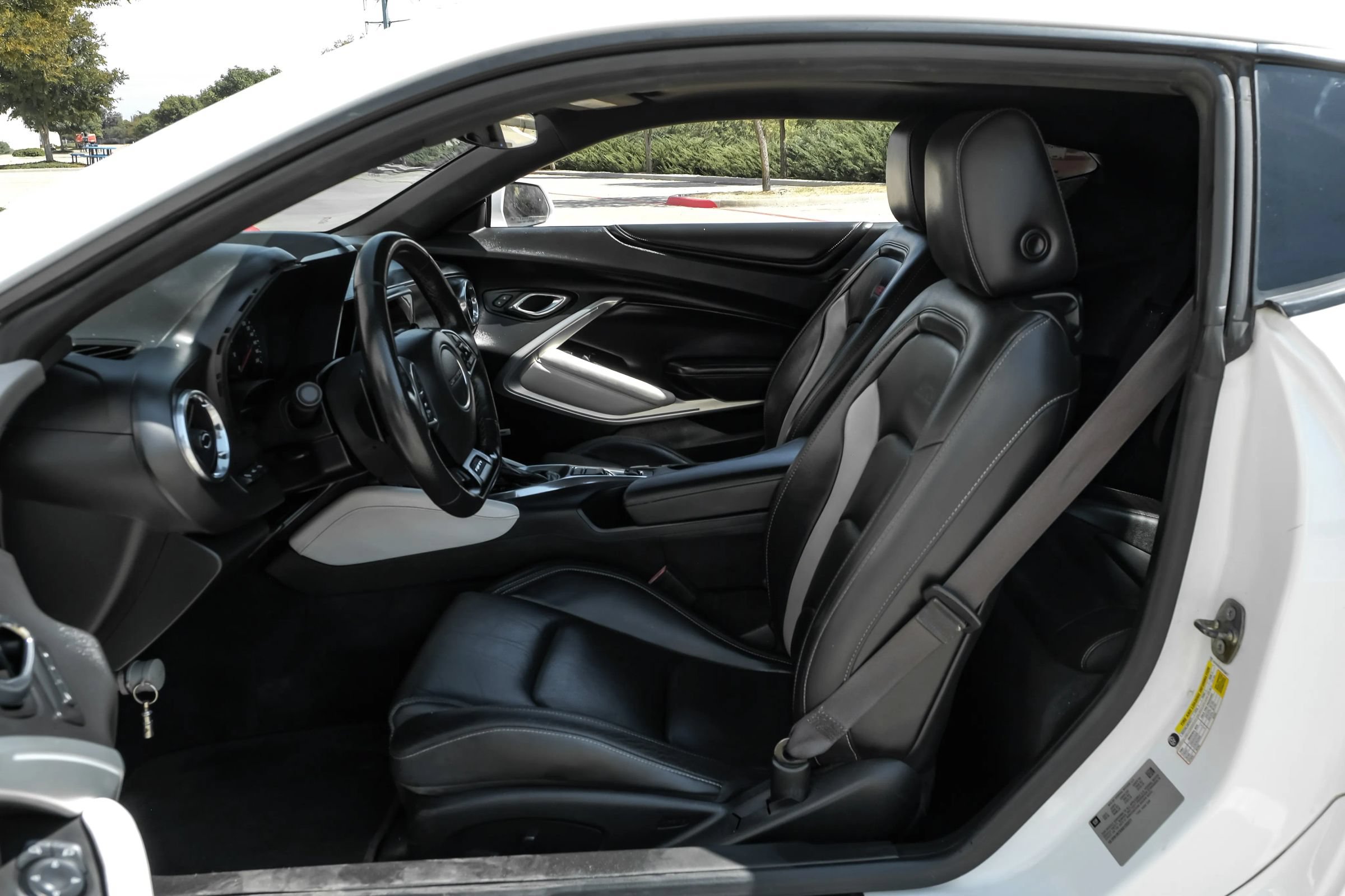 Used 2017 Chevrolet Camaro SS RWD image 19