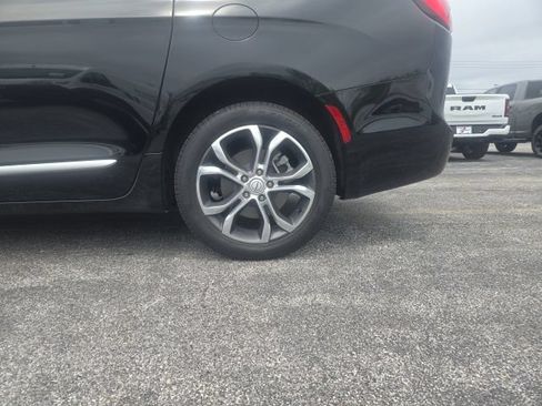 Used 2026 Chrysler Pacifica Pinnacle w/ Trailer Tow Group AWD/4WD image 6
