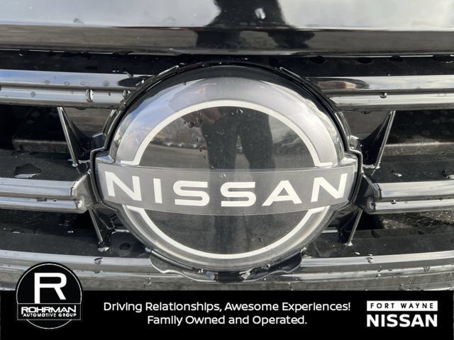 Used 2025 Nissan Versa SR w/ Trunk Package FWD image 39